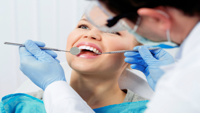 Gingivitis and Who You Should Turn to for the Best Dental Care in Phoenix