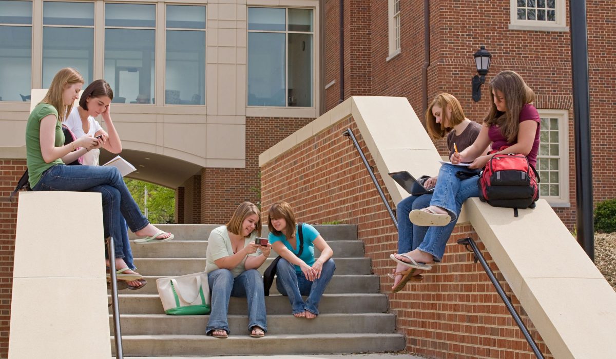 Why Student Housing is a Better Choice for Your College Years in Lafayette