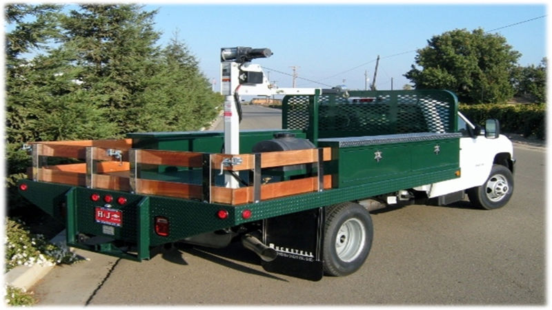Why Choose a Customs Service Body or Flatbed for Trucks in Fresno CA?