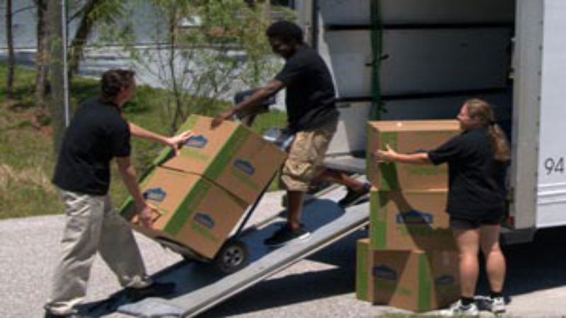 Benefits of Using Professional Movers in Miami, FL